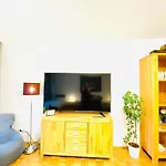 Hannovermesseapartment 2 Bedroom, Balcony With Garden View