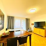 Hannovermesseapartment 2 Bedroom, Balcony With Garden View