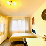 Hannovermesseapartment 2 Bedroom, Balcony With Garden View